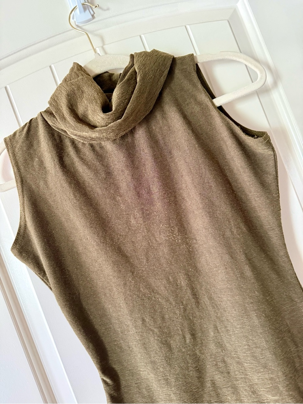Vintage Sleeveless Olive Green Turtleneck Sweater Top